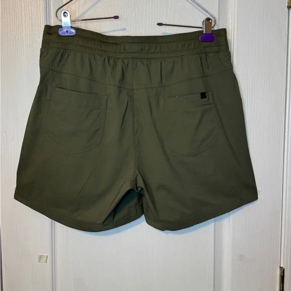 L.L. Bean Khaki Green Shorts-Womens Size Large - Picture 2 of 6